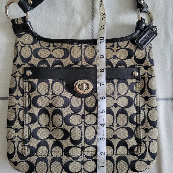 Coach signature pattern crossbody bag - Picture 13 of 15